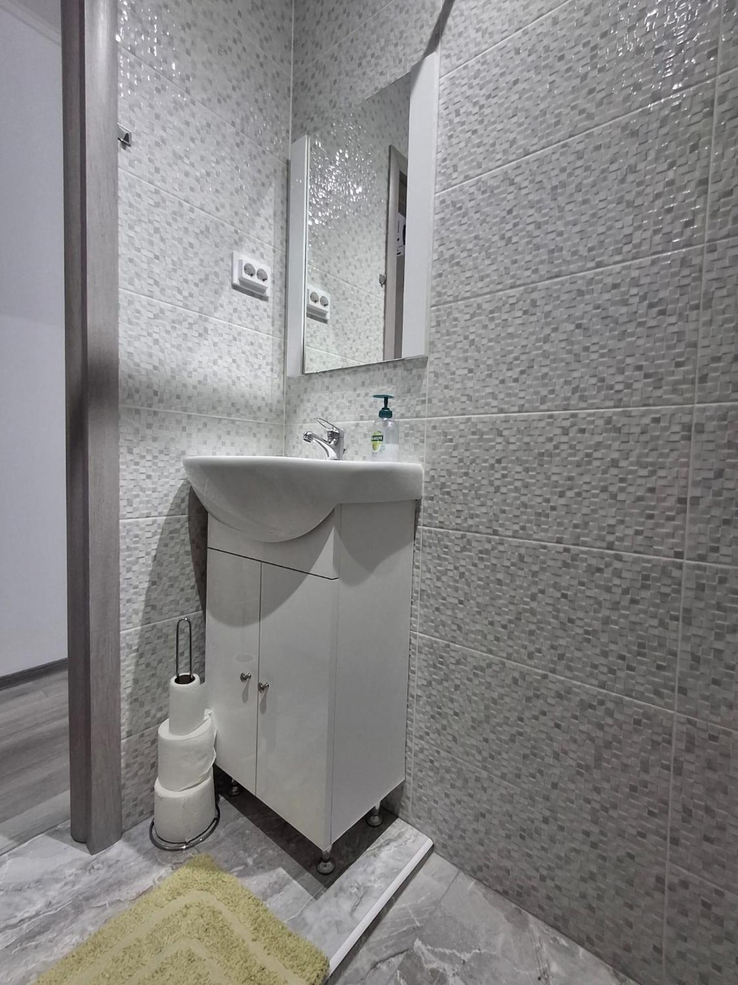 Anna Home Râmnicu Vâlcea エクステリア 写真